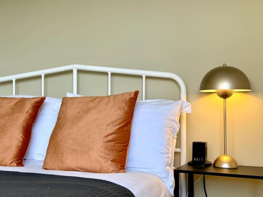 Boho Modern Entire House In Holiday home Southampton