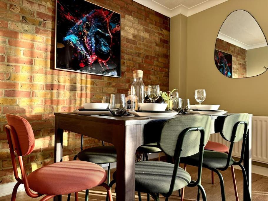 Boho Modern Entire House In Southampton