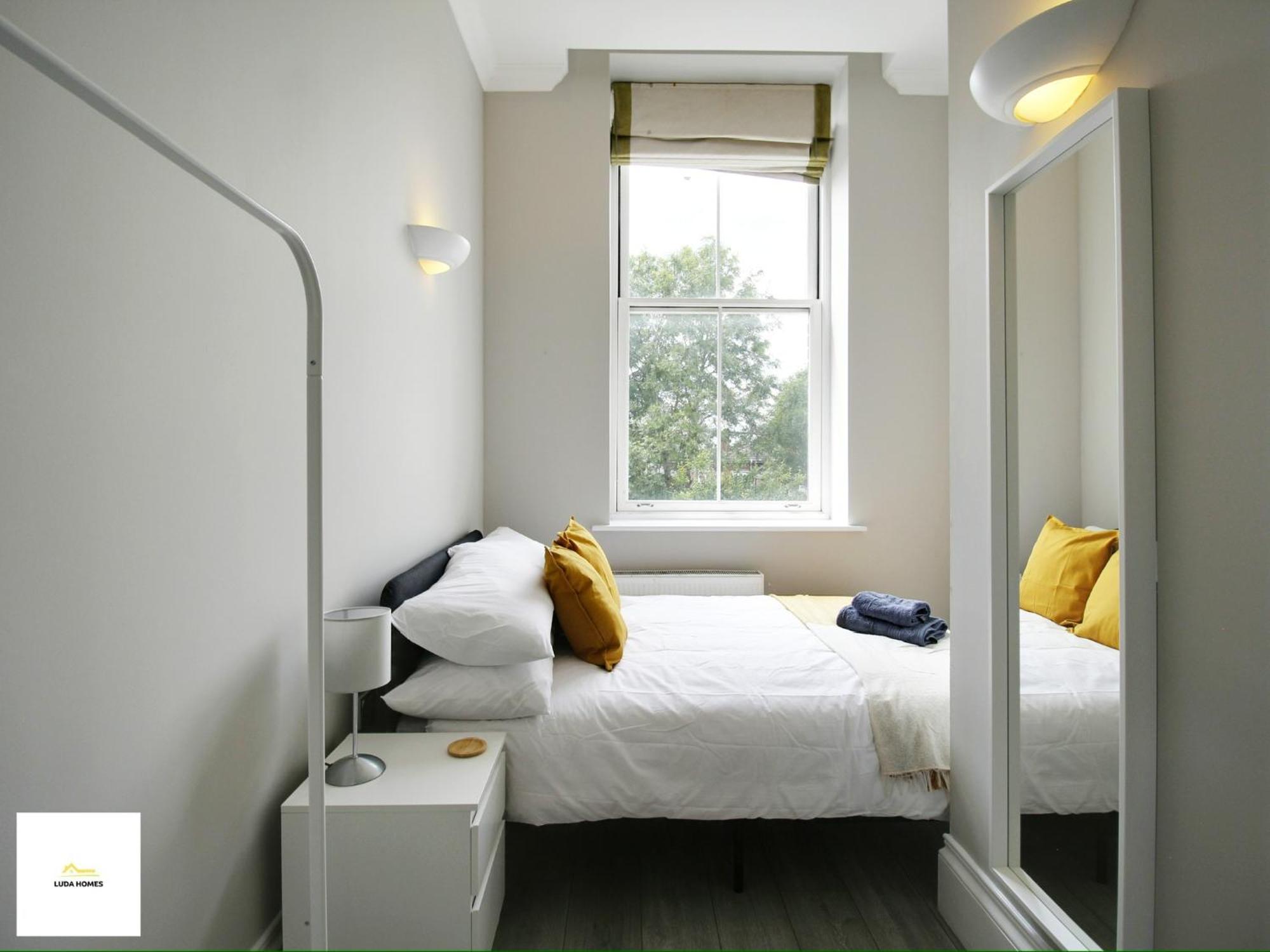 Beautiful Centre Aprt/sleeps 8/w Parking * Southampton