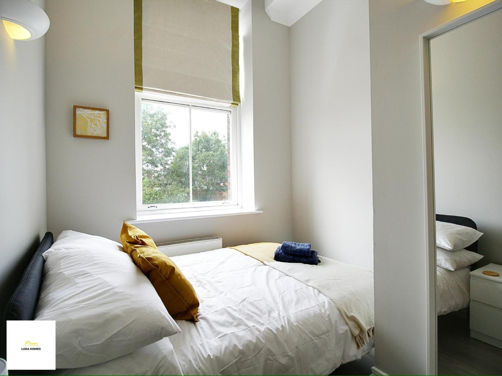 Apartment Beautiful Centre Aprt/sleeps 8/w Parking