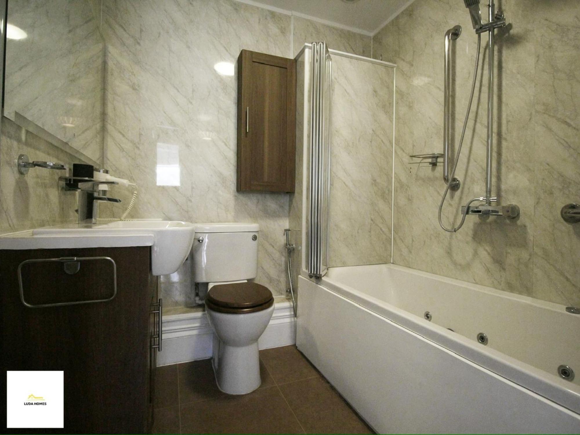 Beautiful Centre Aprt/sleeps 8/w Parking Southampton