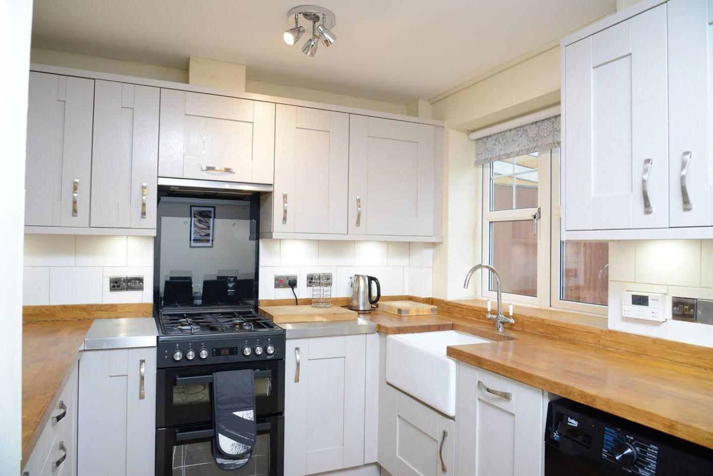 West With Workspace And Fast Internet Holiday home