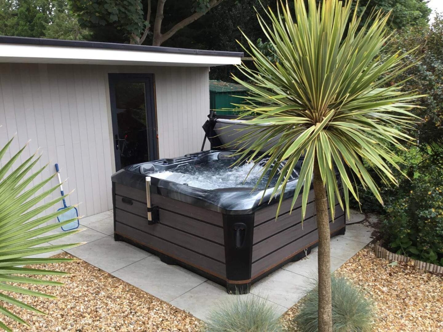 Retreat - Hot Tub Garden & Pets Welcome Apartment Southampton