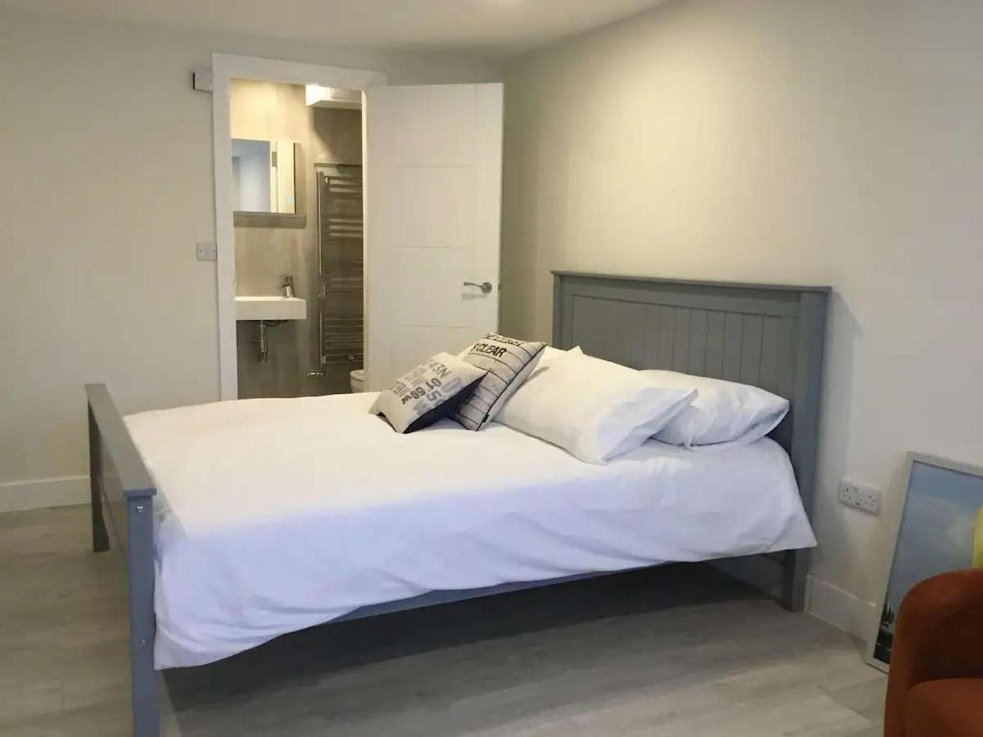 Retreat - Hot Tub Garden & Pets Welcome * Southampton