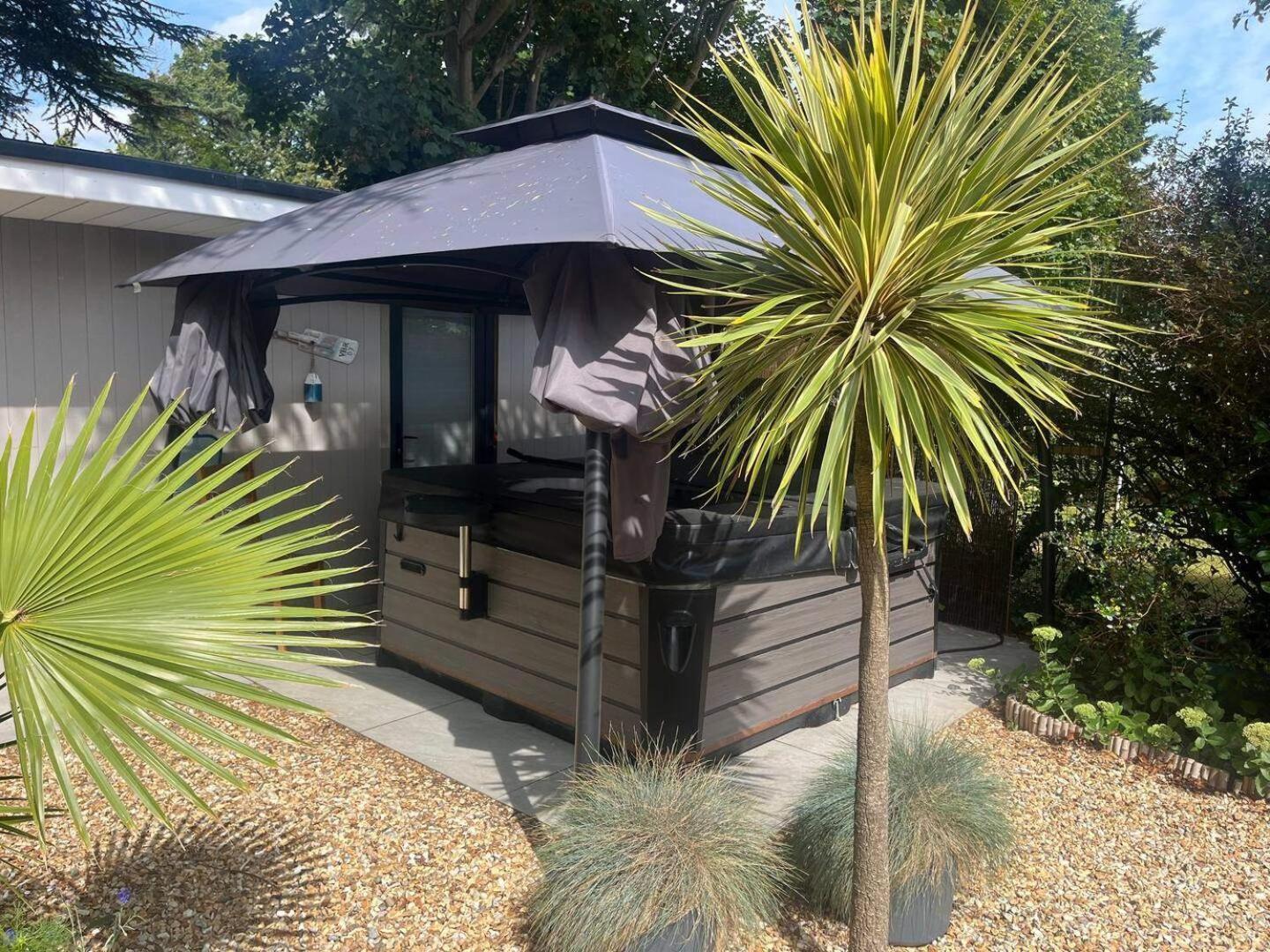 Retreat - Hot Tub Garden & Pets Welcome *