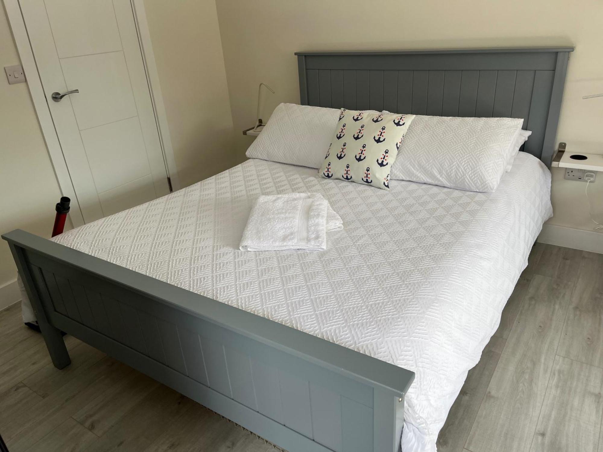 Retreat - Hot Tub Garden & Pets Welcome Southampton