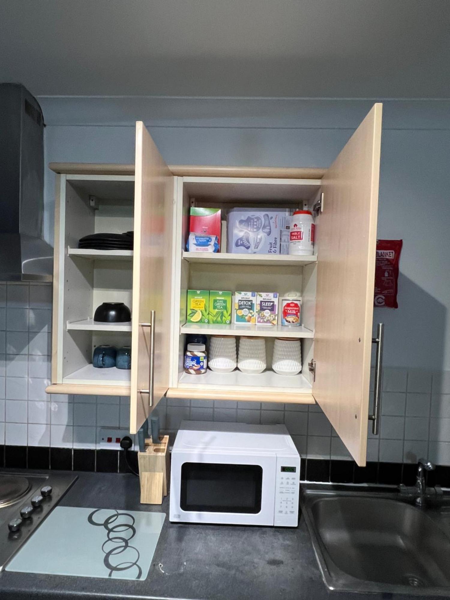 Ultra Modern Free Parking Apartment