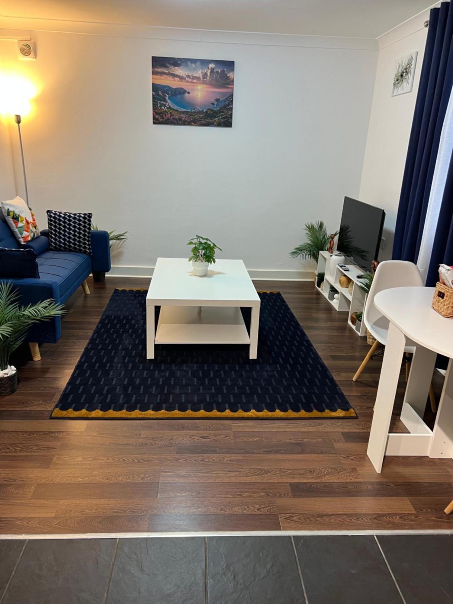 Ultra Modern Free Parking Apartment *