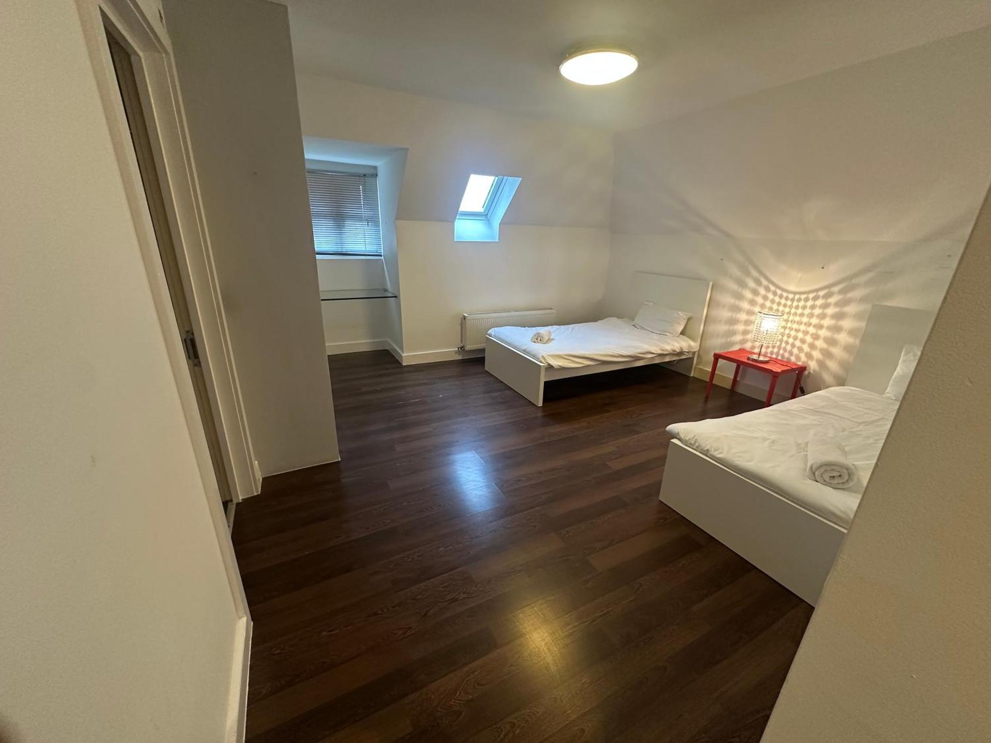 Contractor'S Suite - Free Private Parking And 2 Bath *