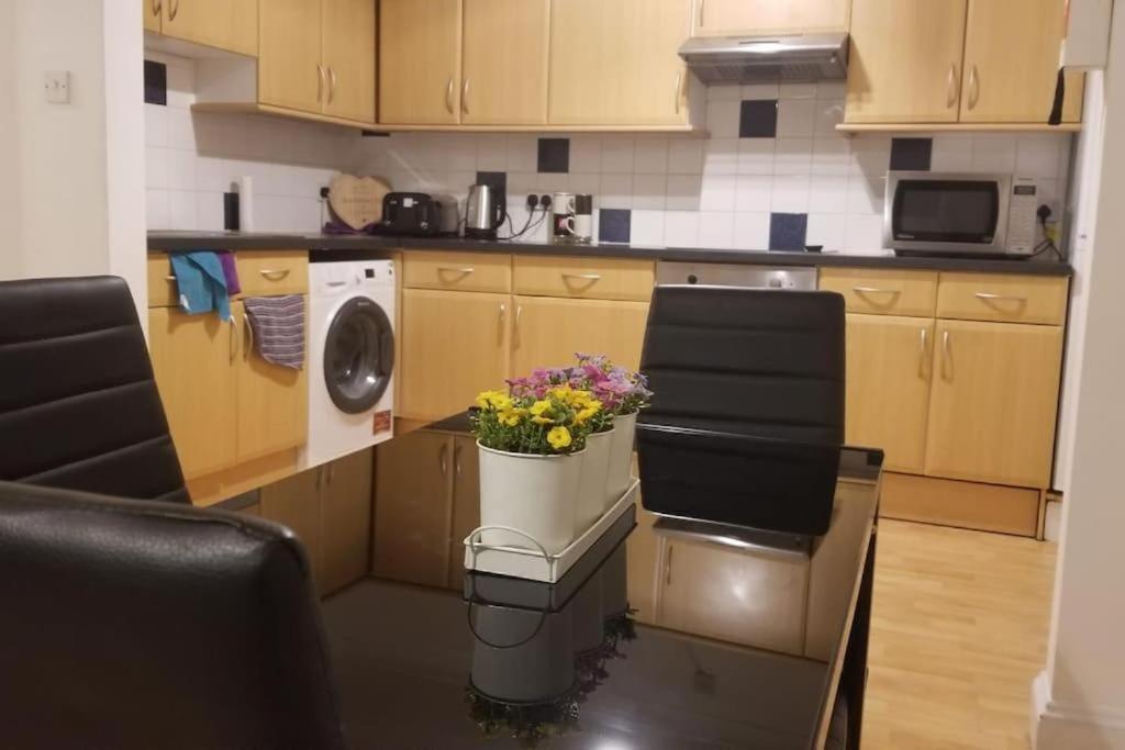 Ocean Village 6beds 3 Bedroom W Parking * Southampton