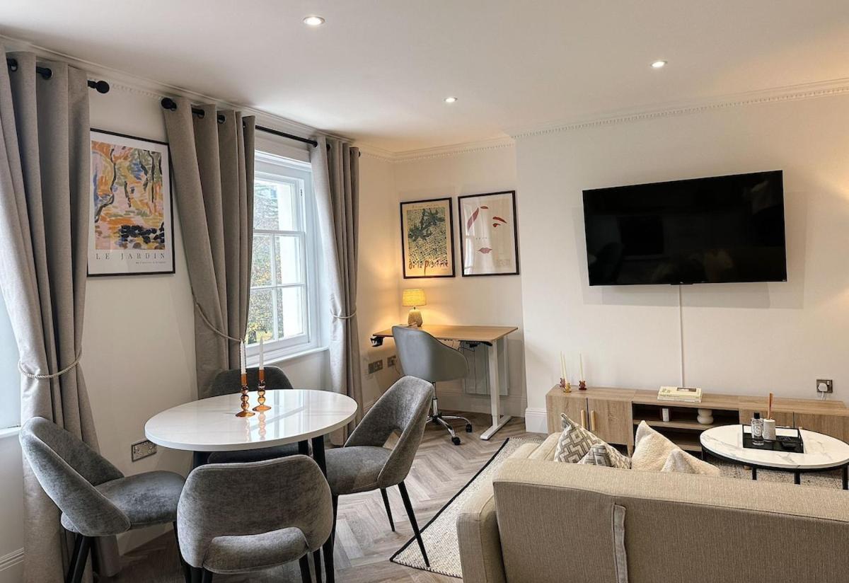 Luxurious With Free Parking Apartamento