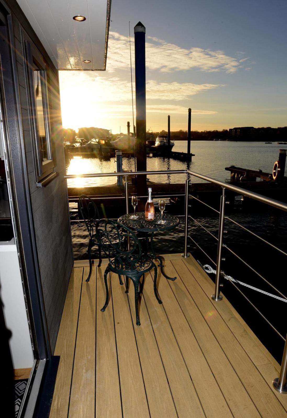 Rivers With Hot Tub Botel Southampton