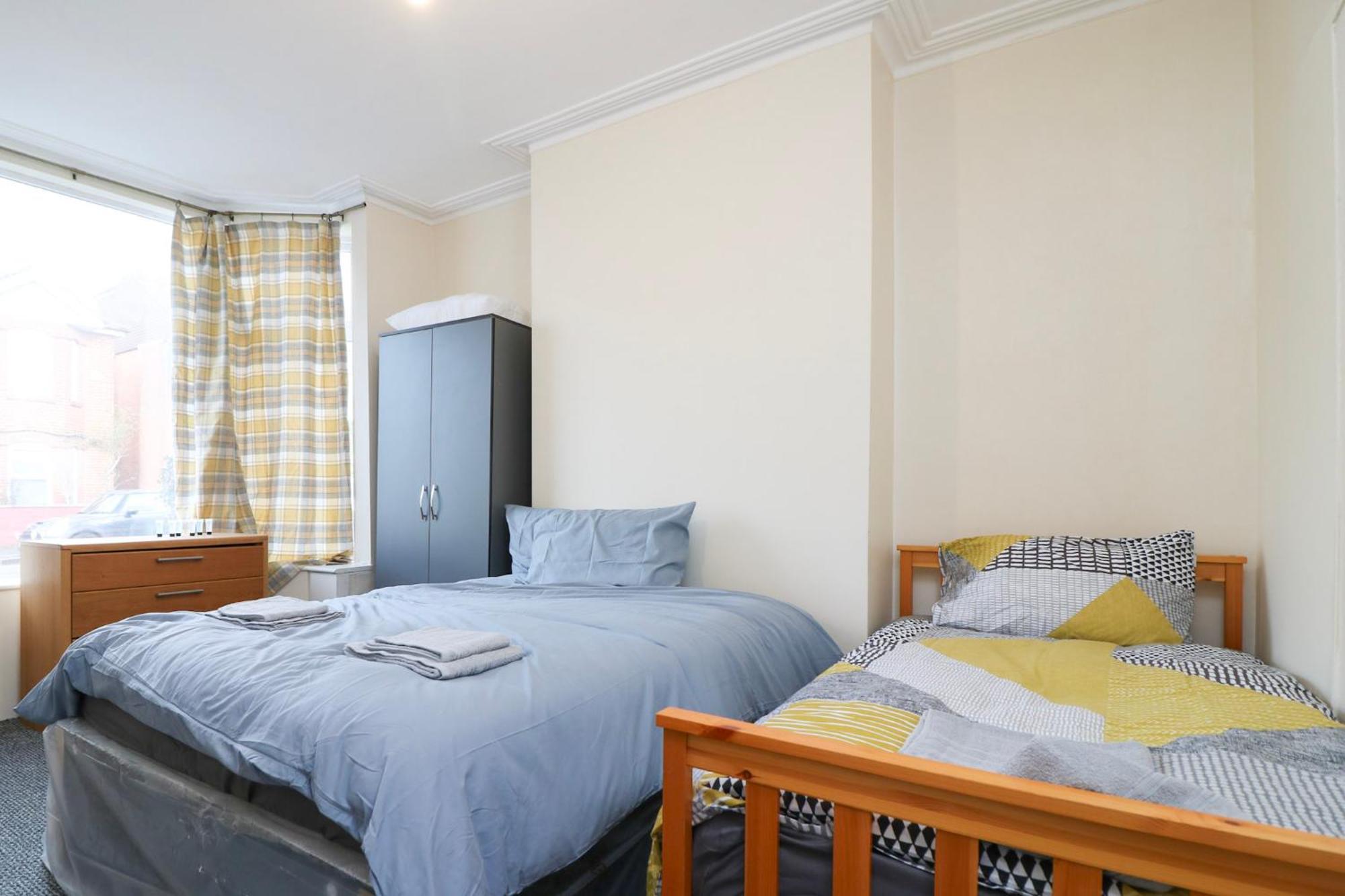 Guest house Mayflower Road 1 *