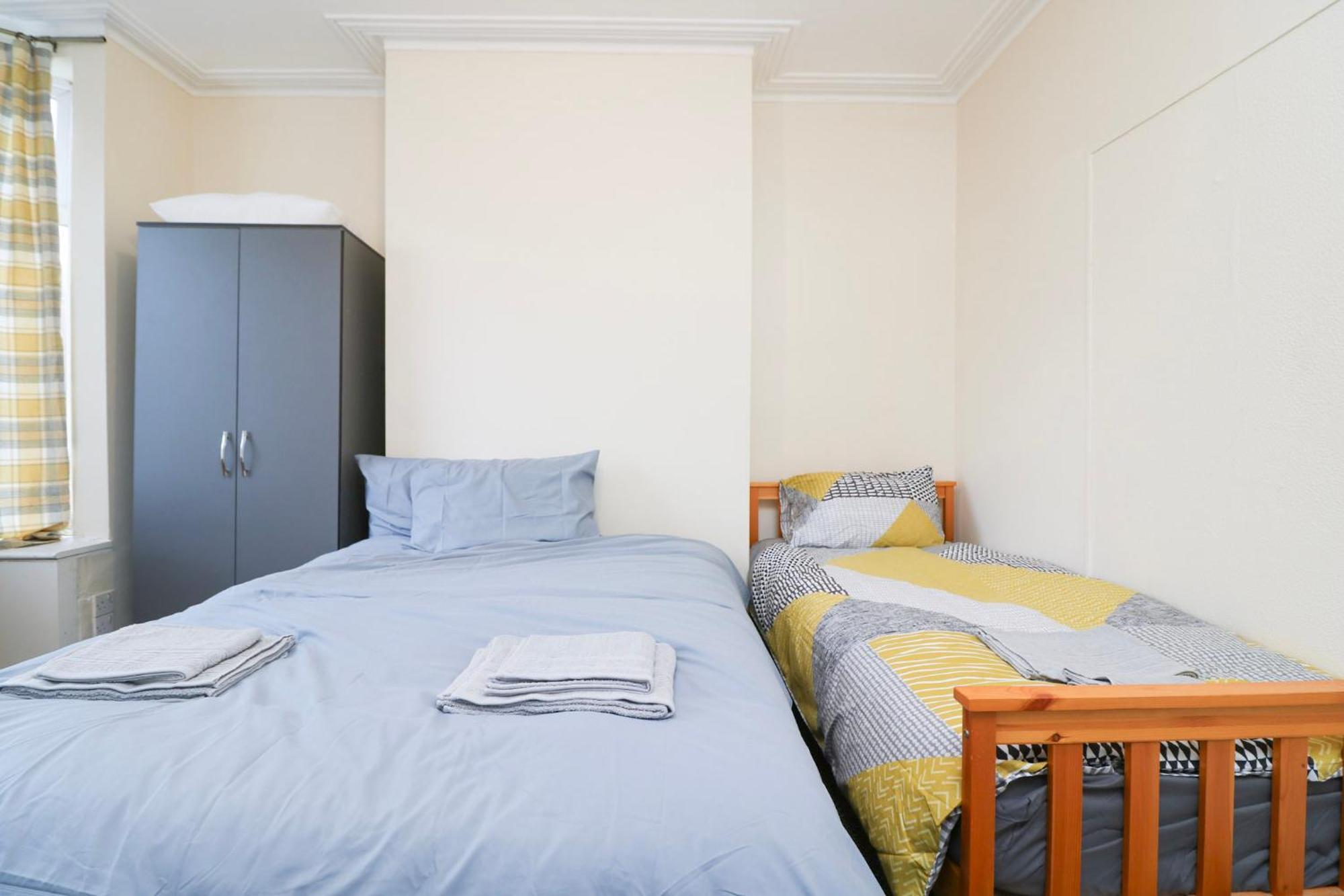 Guest house Mayflower Road 1 *