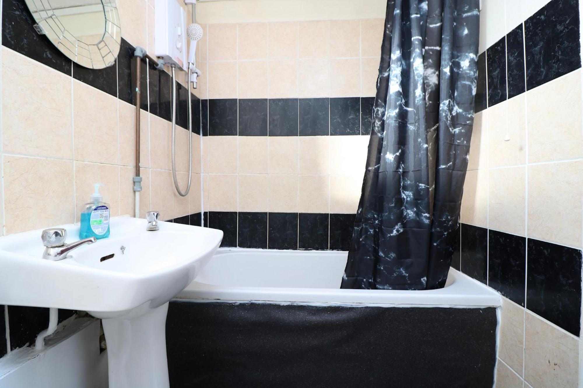 Guest house Mayflower Road 1 *
