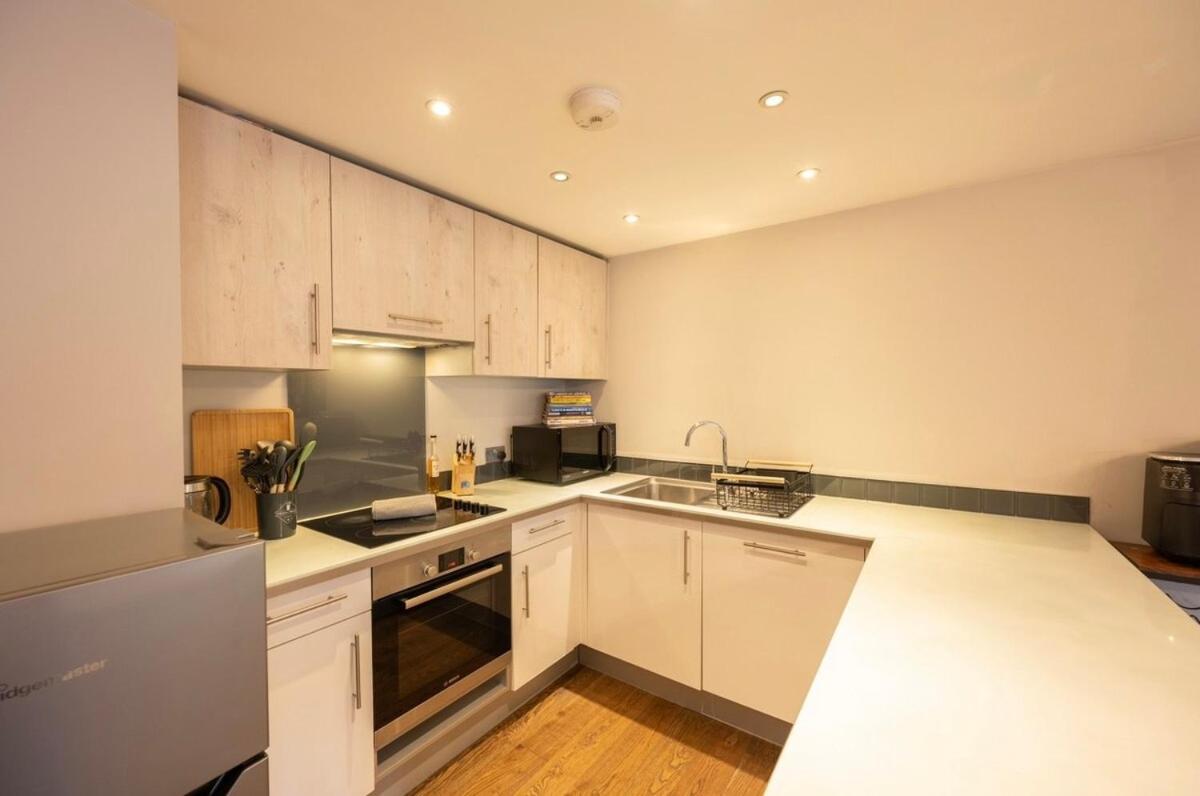Modern In The Centre Apartment *