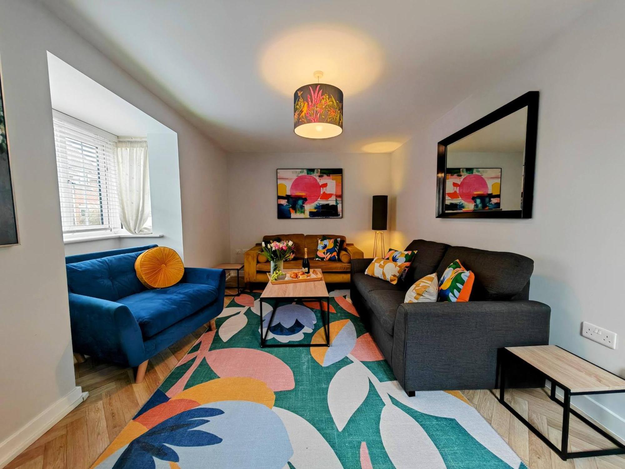Holiday home Lakeside: Argosy 3bed House 2bath Parking M27 J5 Airport Sleeps 6 *