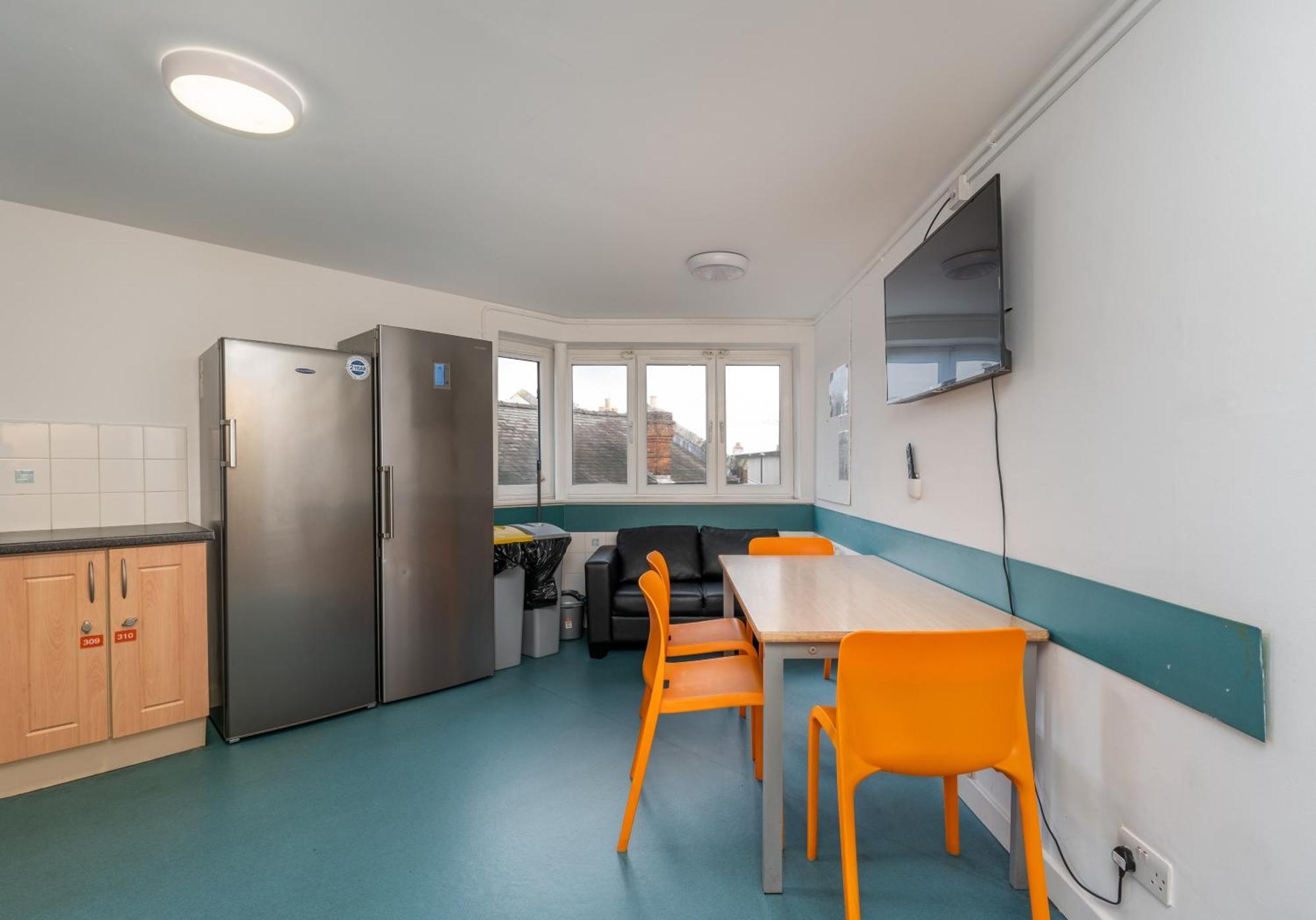 Budget Apartment *