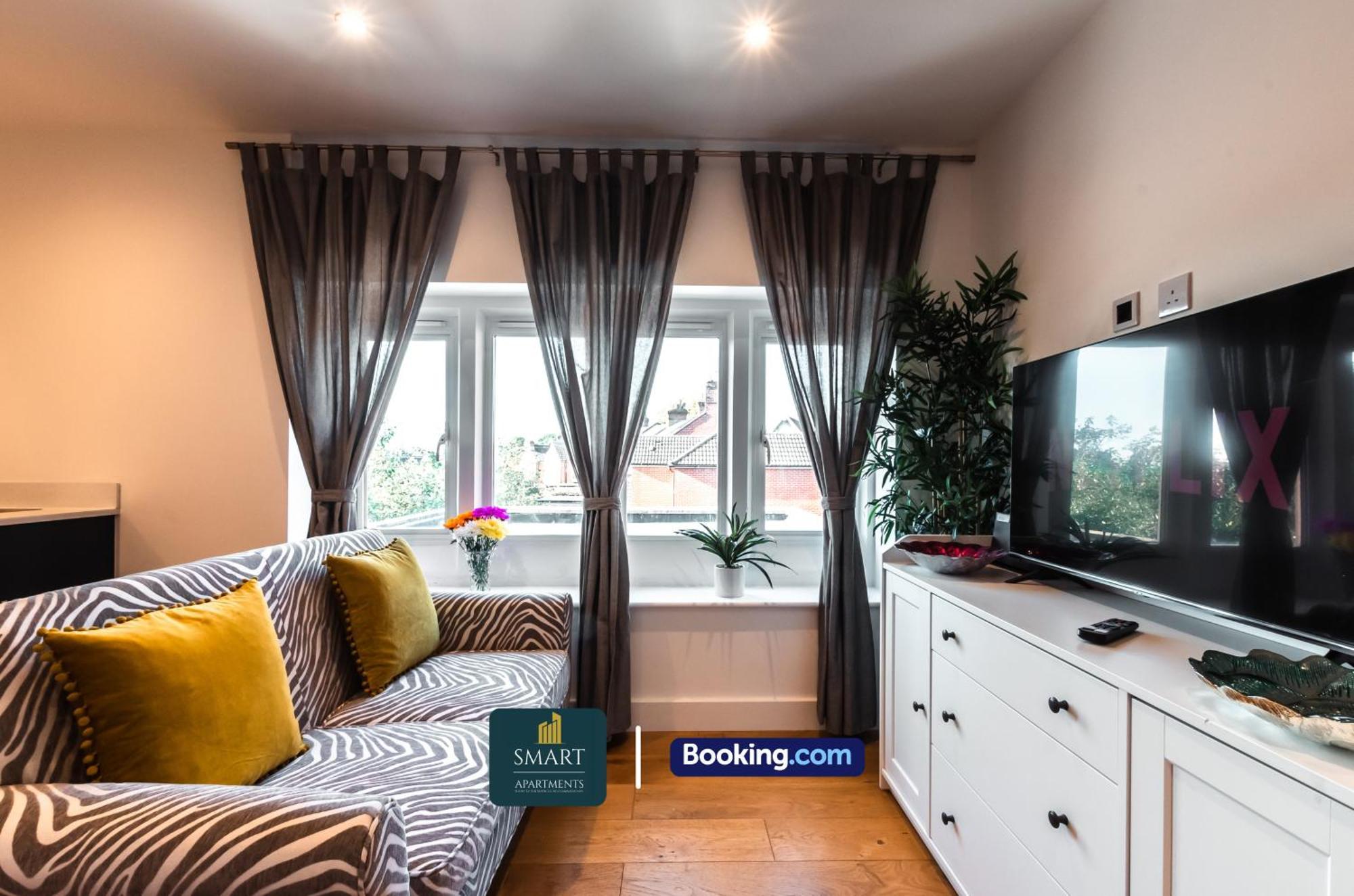 Apartment One Cosy Bedroom By Smart Short Lets & Serviced With Free Wifi *