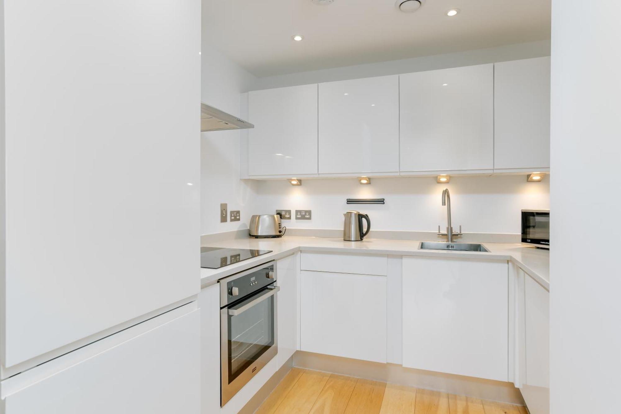 Apartment Starhost Residences - Spacious 1-bed In Ocean Village *
