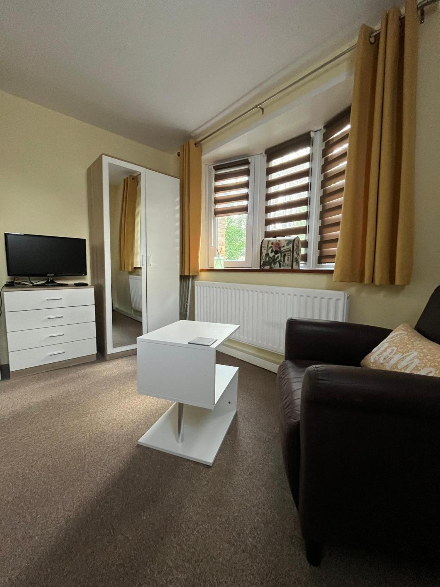 Quest Fulfiller - Near General Hospital, Free Parking & Garden Apartment Southampton