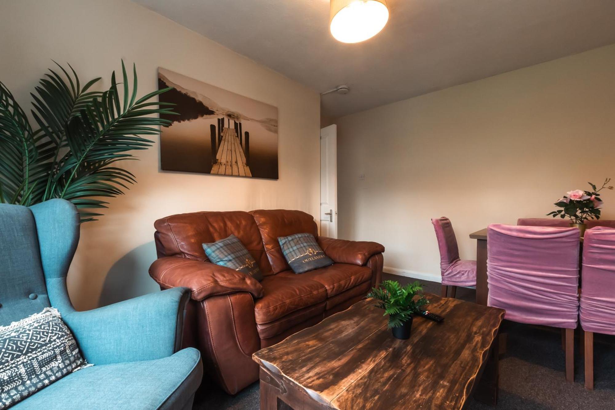 6 Beds In 4 Bedrooms House Holiday home Southampton