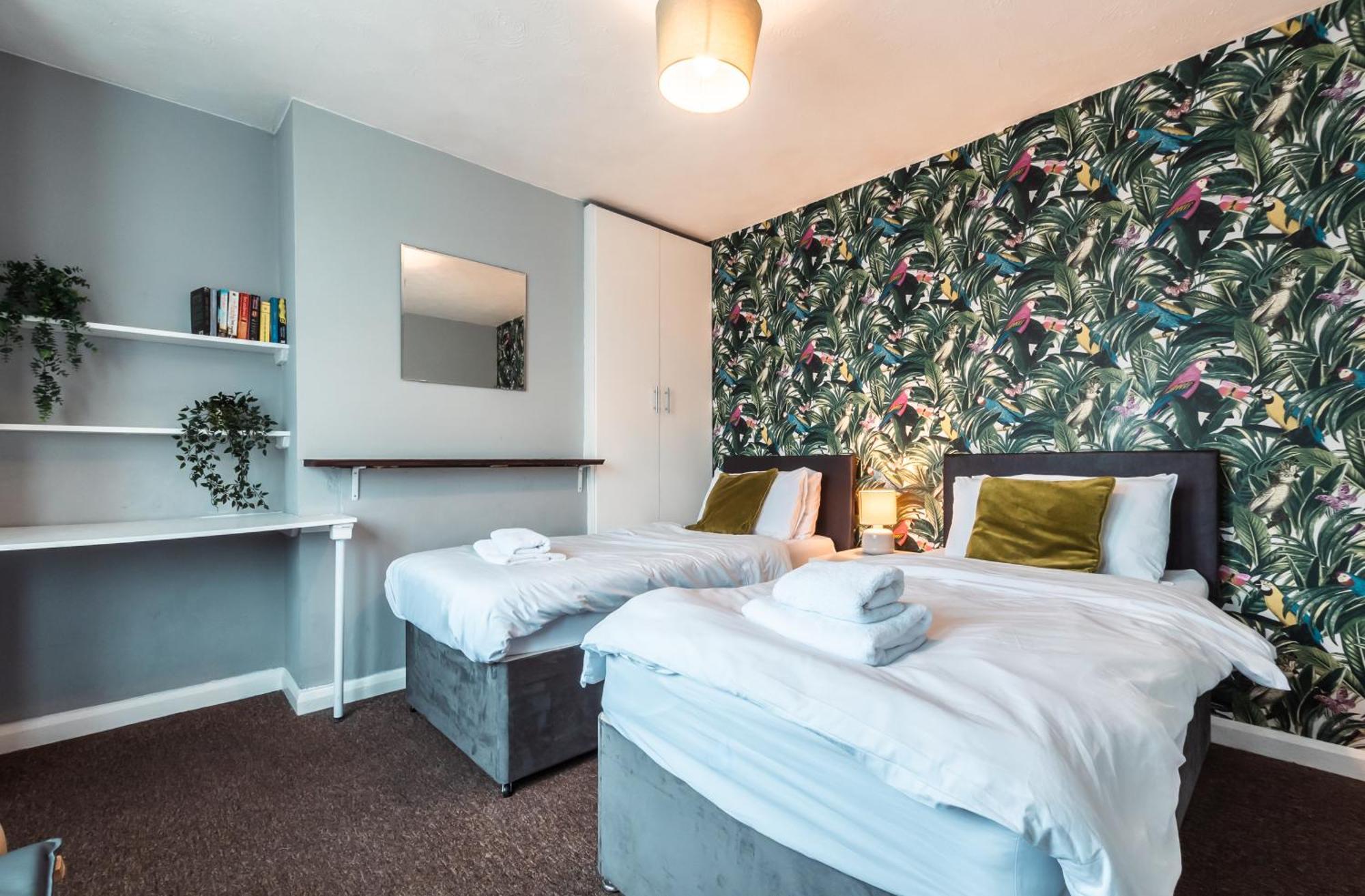 Holiday home 6 Beds In 4 Bedrooms House