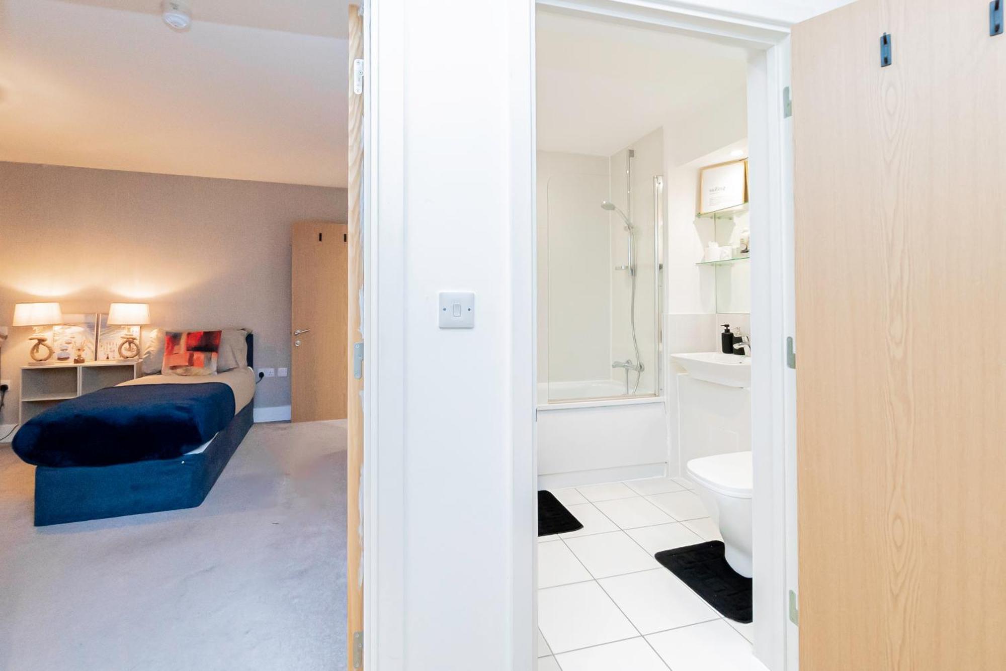 Holiday home Modern 2Br Retreat In Southampton - Balcony, Free Parking & Wifi Southampton