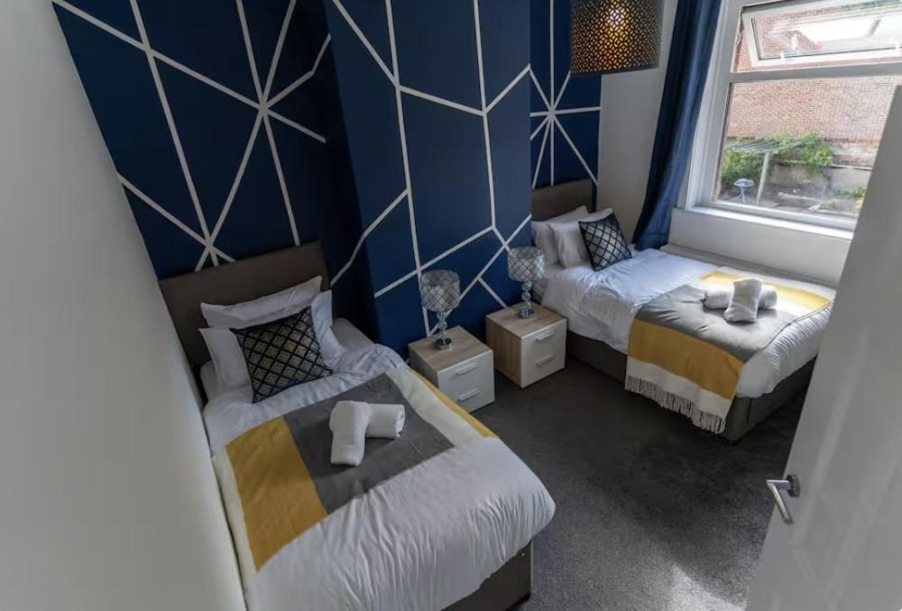 Bright, Cosy - 3 Beds, Parking, Virgin Wifi, Modern Holiday home Southampton