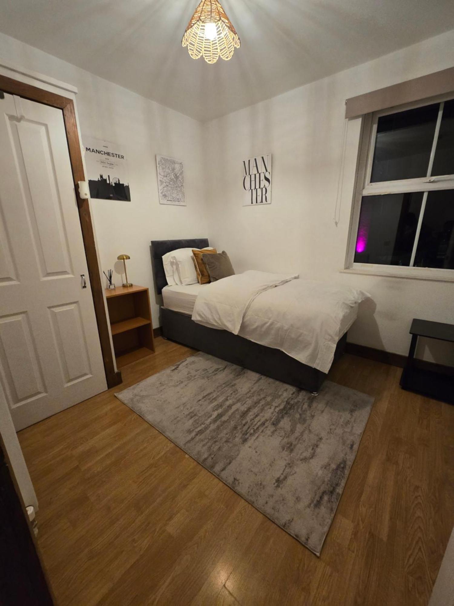 Centre Free Private Parking Apartment