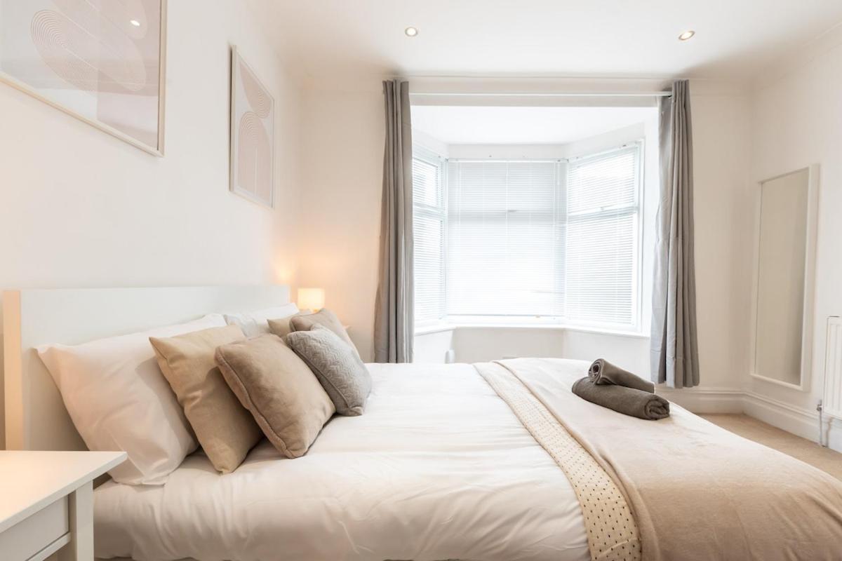 Holiday home Modern 2-bedroom In A Converted Near Centre *