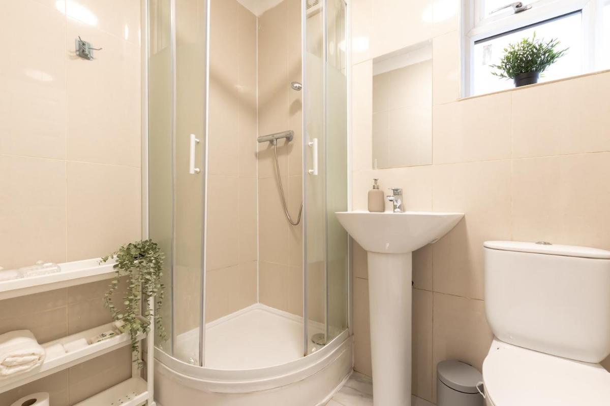 Modern 2-bedroom In A Converted Near Centre Holiday home *