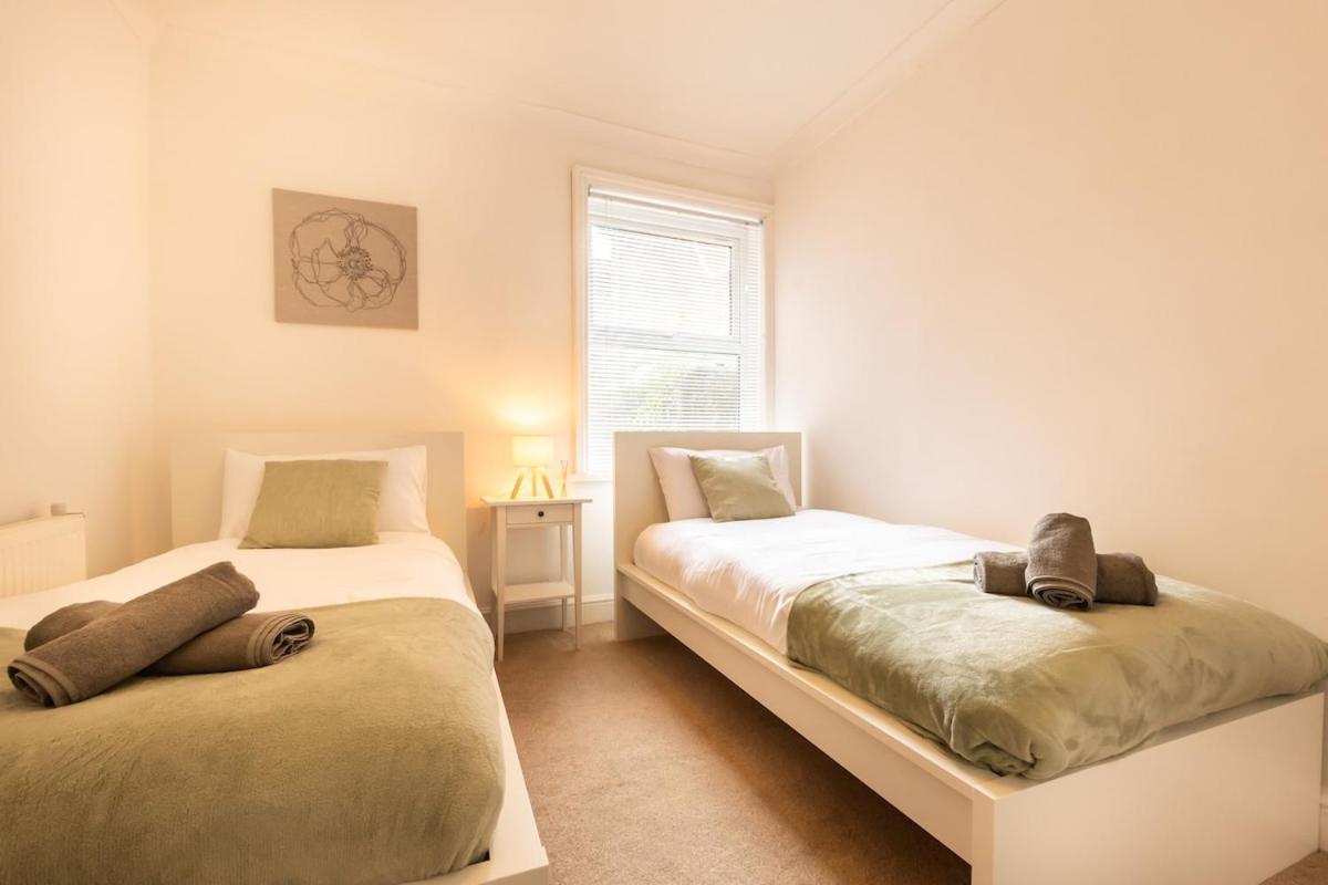 Modern 2-bedroom In A Converted Near Centre Holiday home Southampton