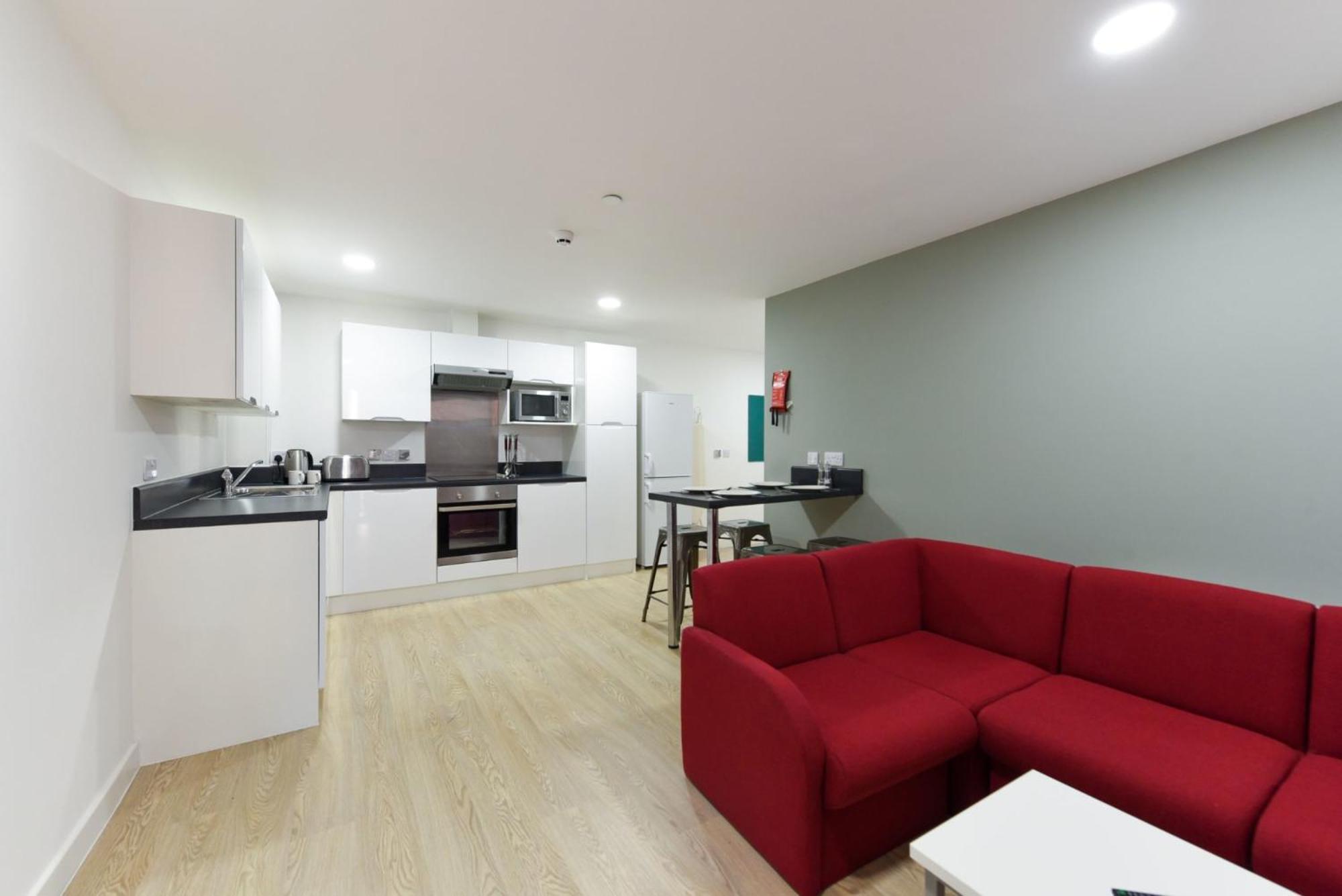 Stylish And Private Ensuite At Vincent Place For Students Only Apartment *