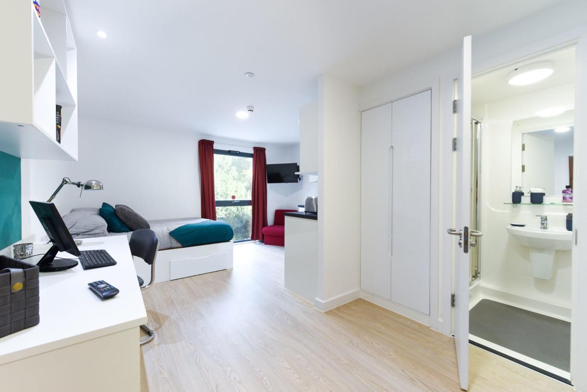 Stylish And Private Ensuite At Vincent Place For Students Only Apartment Southampton