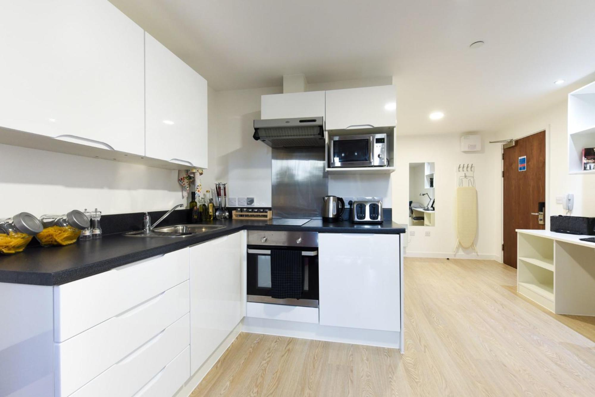 Apartment Stylish And Private Ensuite At Vincent Place For Students Only *