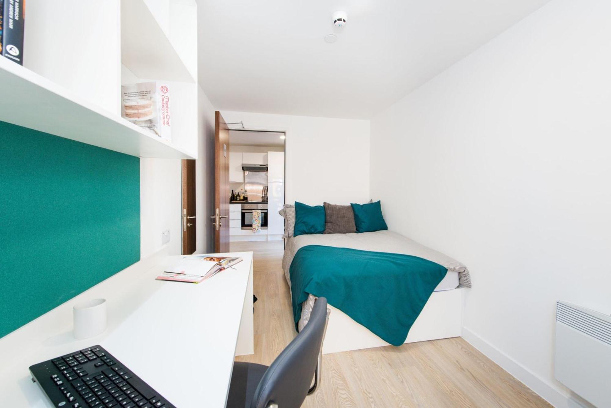 Stylish And Private Ensuite At Vincent Place For Students Only *