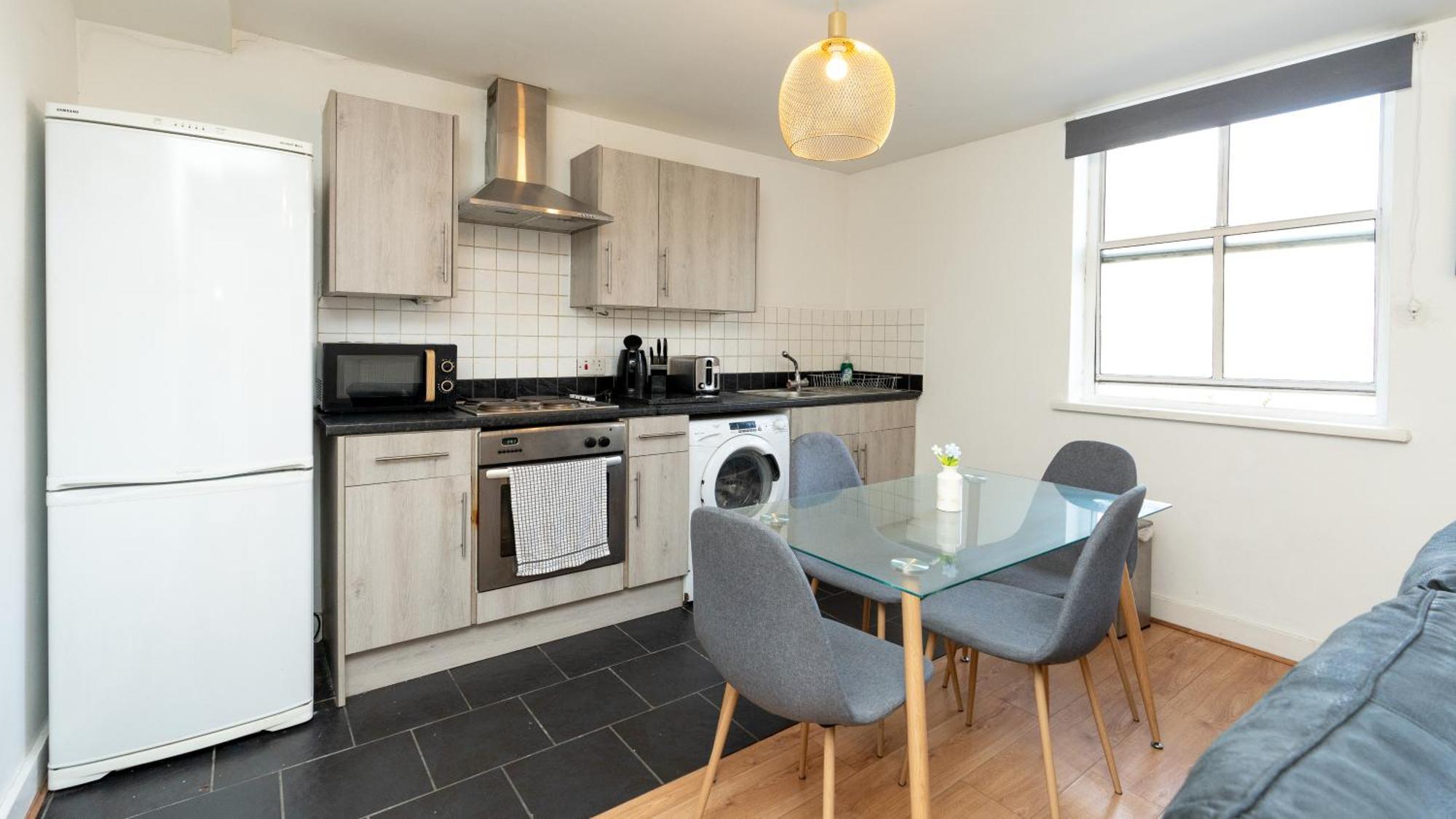Apartment Cozy 2 Bed In Centre-free Parking *