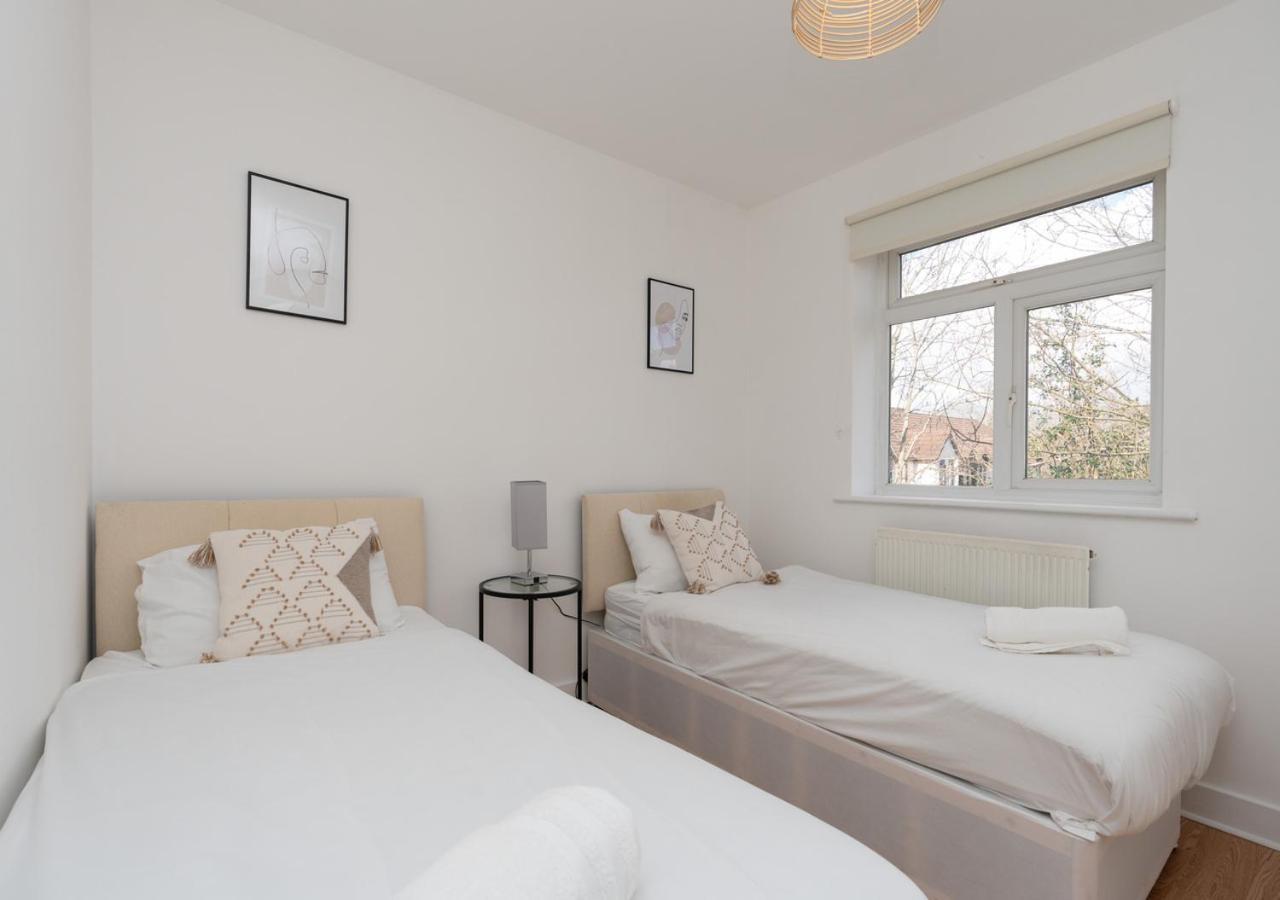 Comfy 3-bed Flat Apartment *