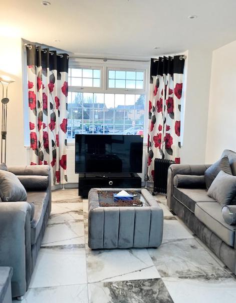 Holiday home Luxury And Spacious 3 Bedroom In *