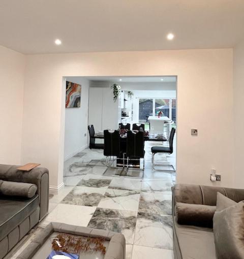 Holiday home Luxury And Spacious 3 Bedroom In *