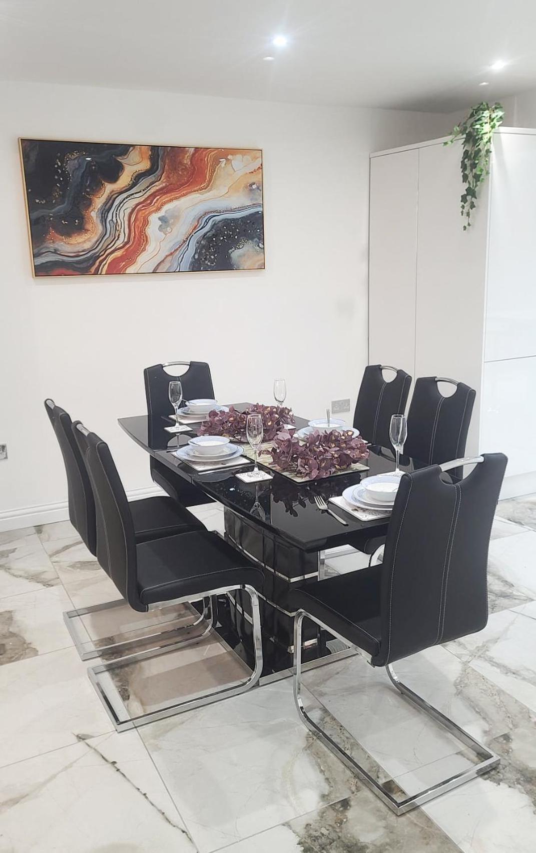 Luxury And Spacious 3 Bedroom In