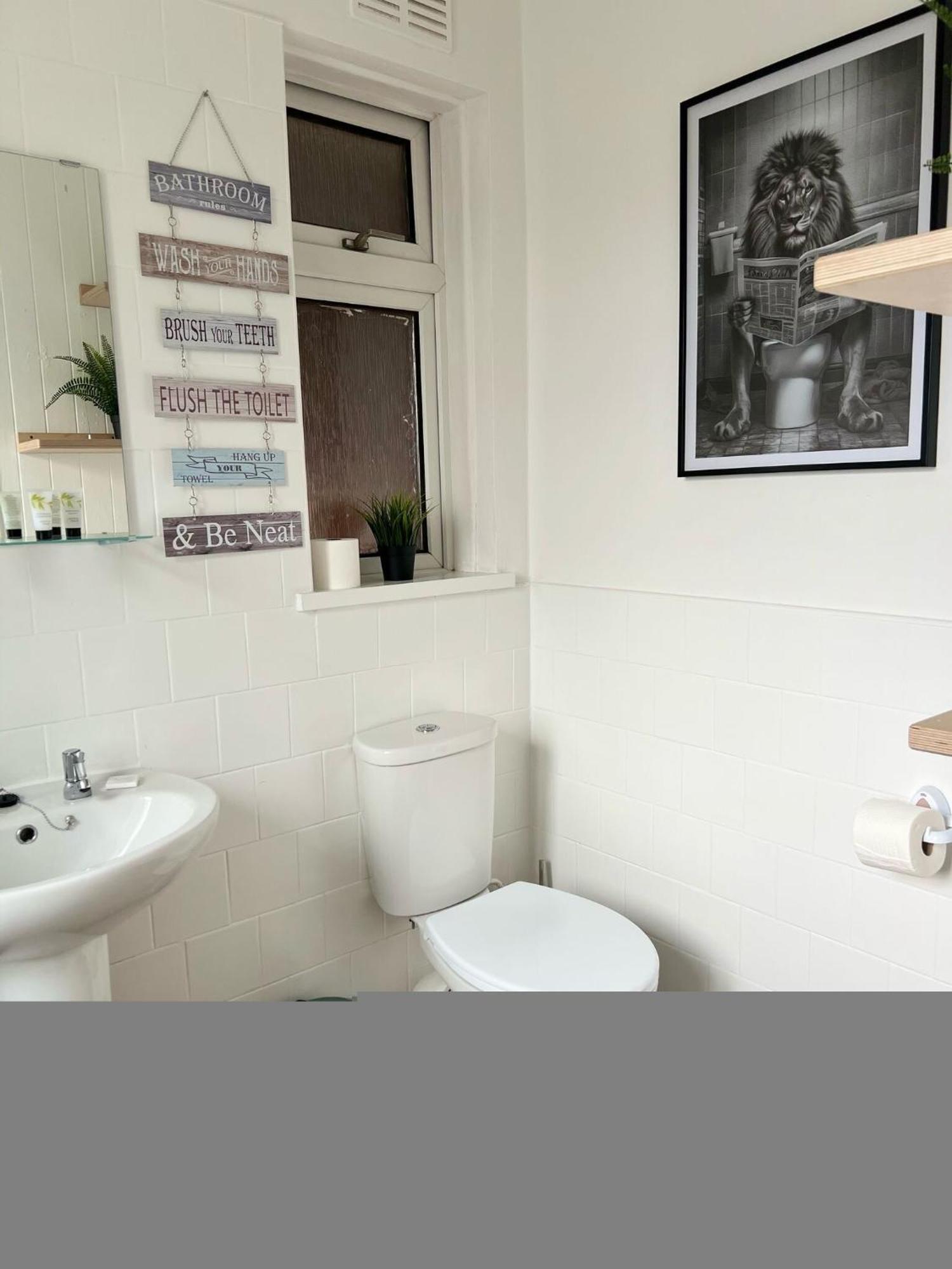 Holiday home Hospital Convenience - 3 Bed House, Driveway Parking, High Speed Wifi Southampton