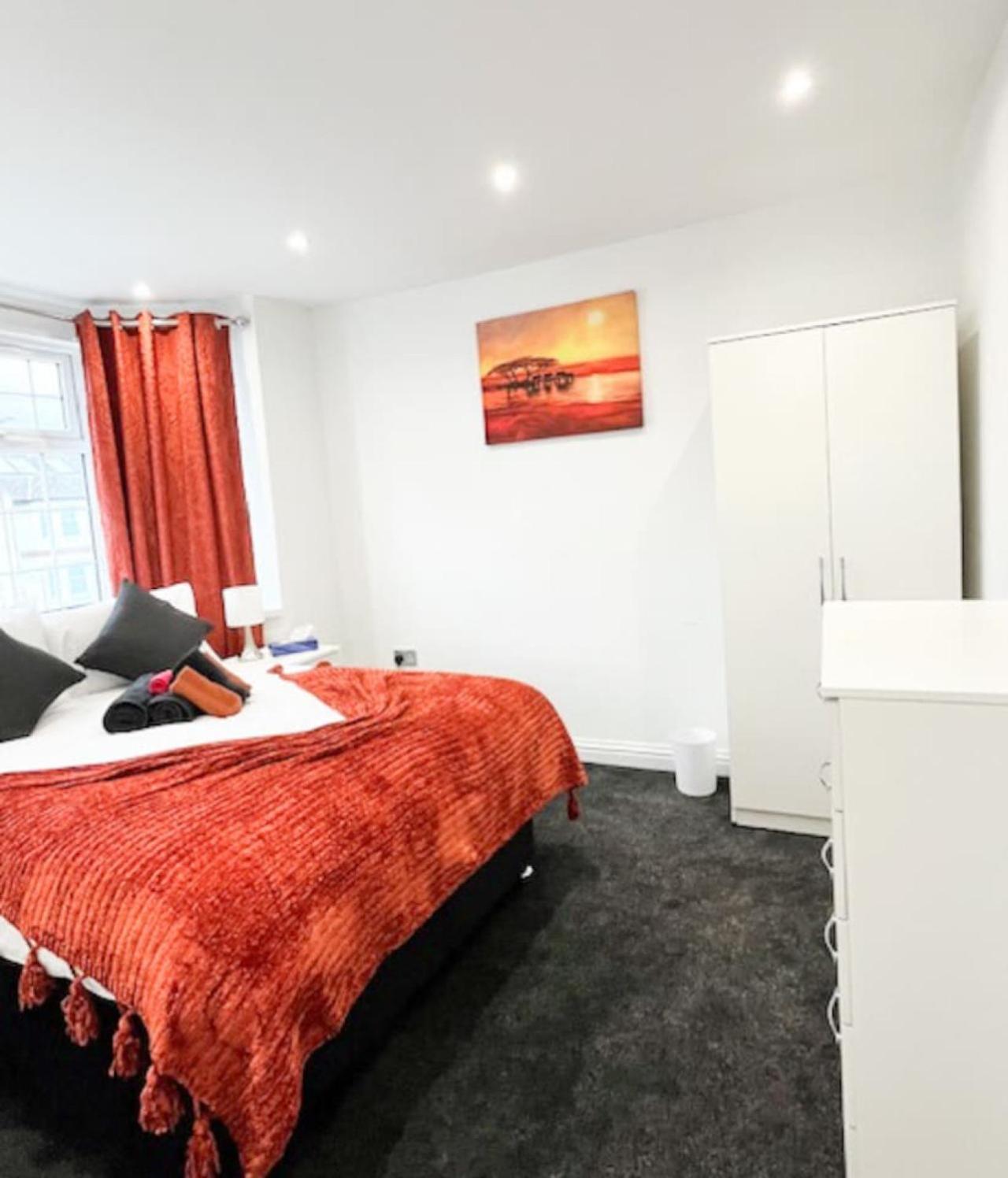 Luxury And Spacious 3 Bedroom In