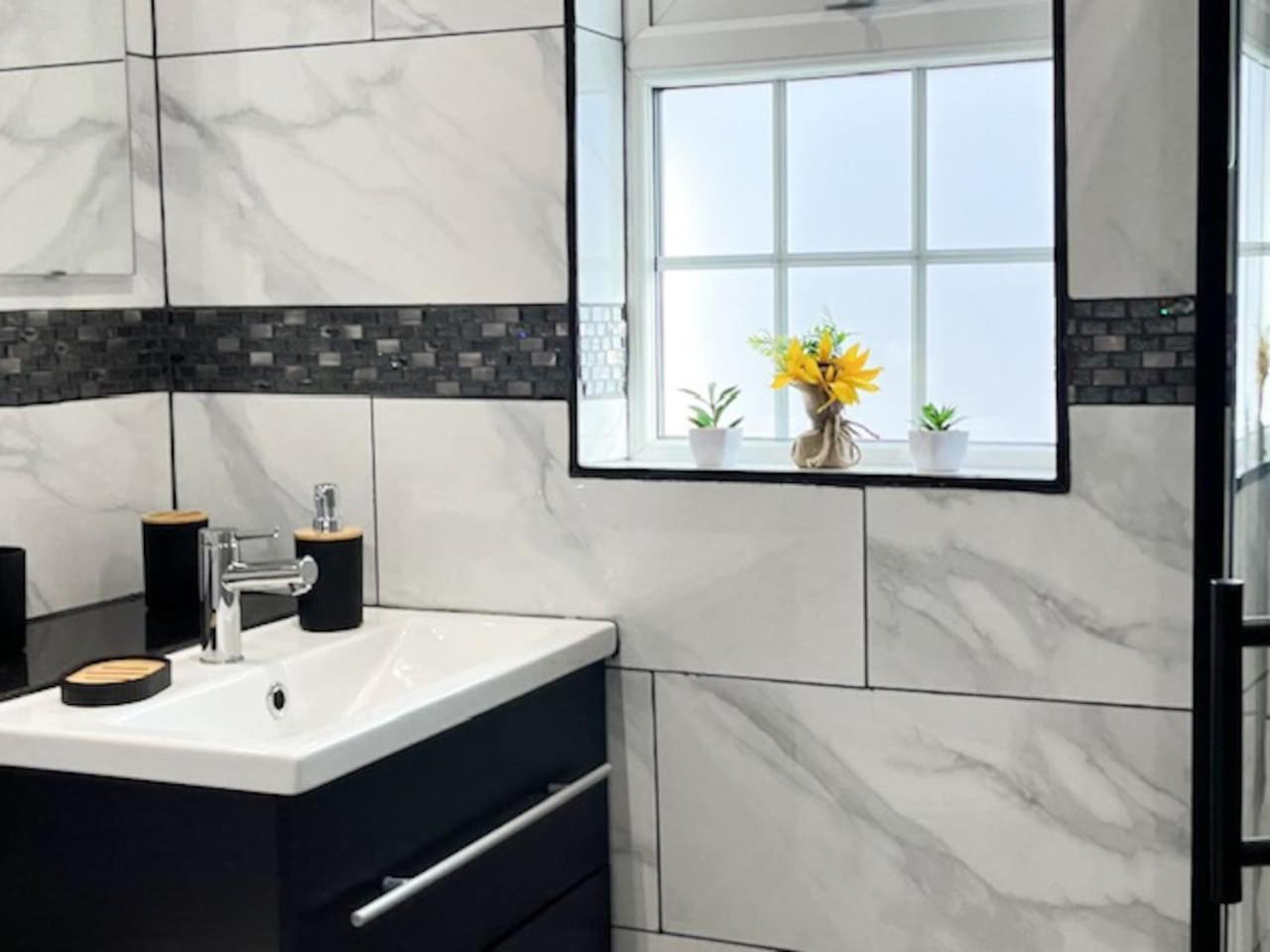 Luxury And Spacious 3 Bedroom In * Southampton