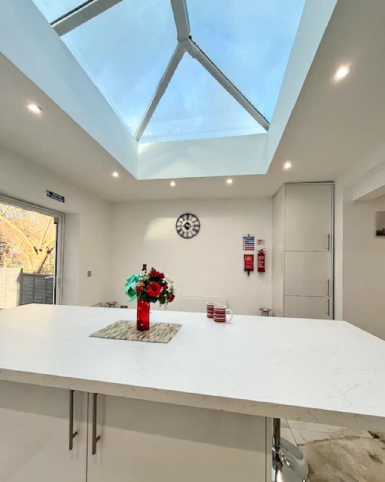 Luxury And Spacious 3 Bedroom In