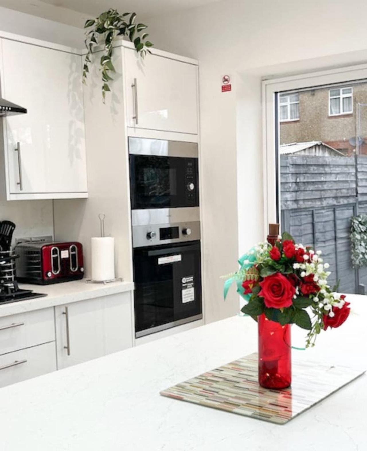 Luxury And Spacious 3 Bedroom In