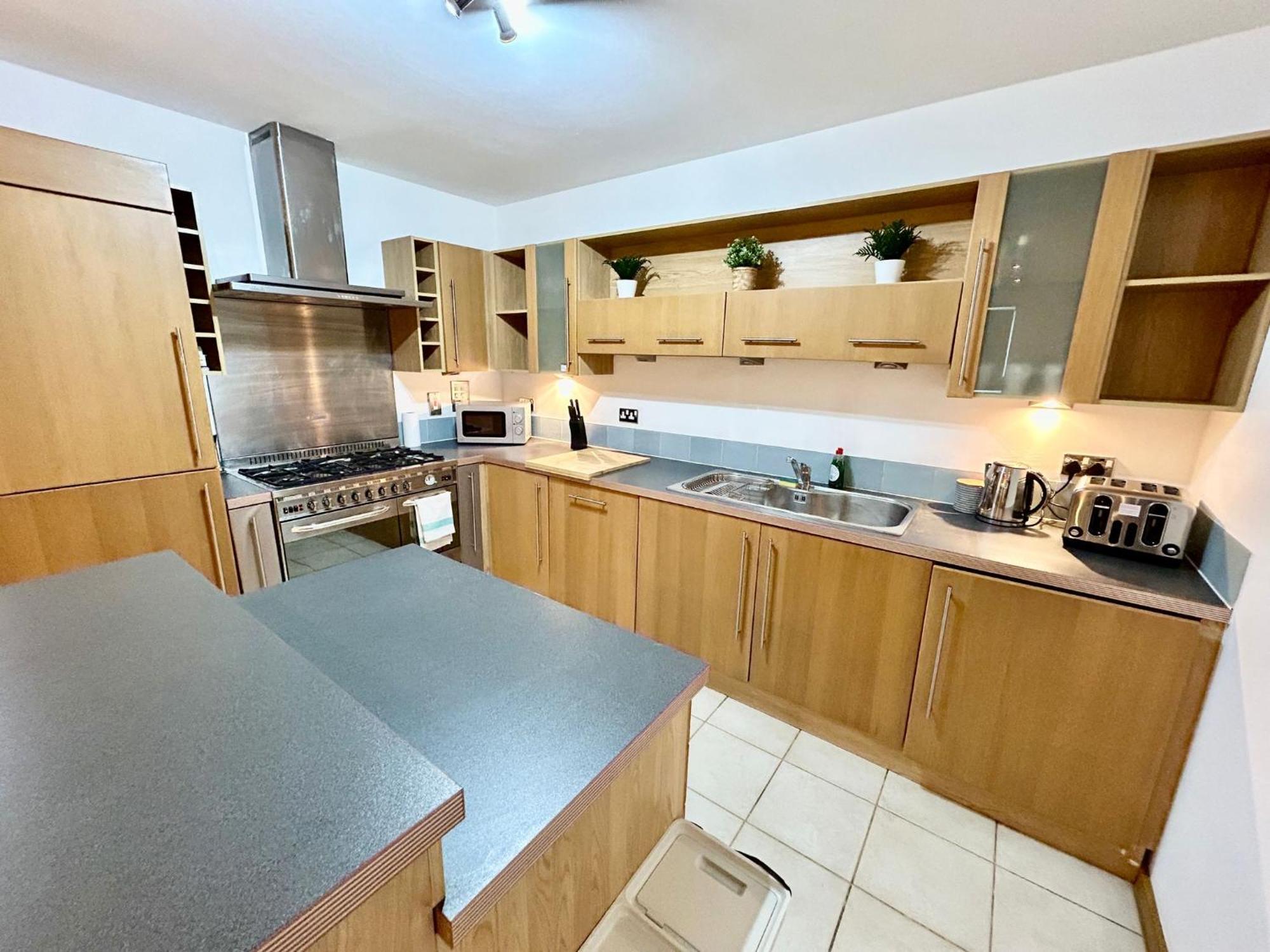 Apartment Centre Apartment, Nr West Quay, Free Parking Southampton