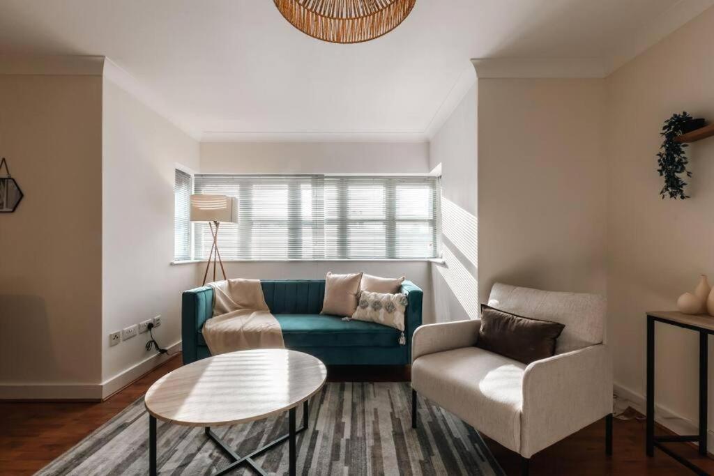 Apartment Comfortable Two-bedroom Azurite *