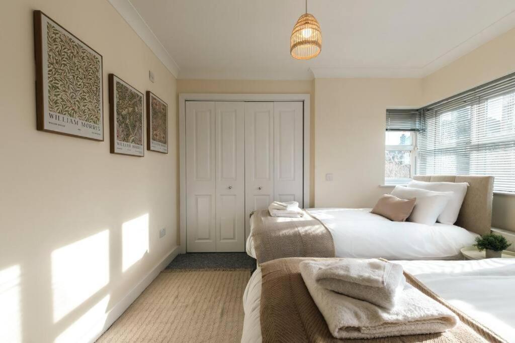 Comfortable Two-bedroom Azurite Southampton